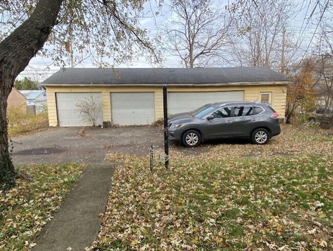 Building Photo - 1606/1608 W High St.