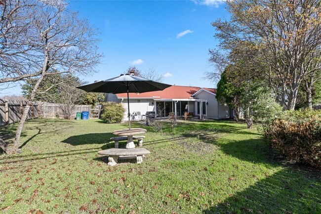 Building Photo - 1505 Westbury Trail