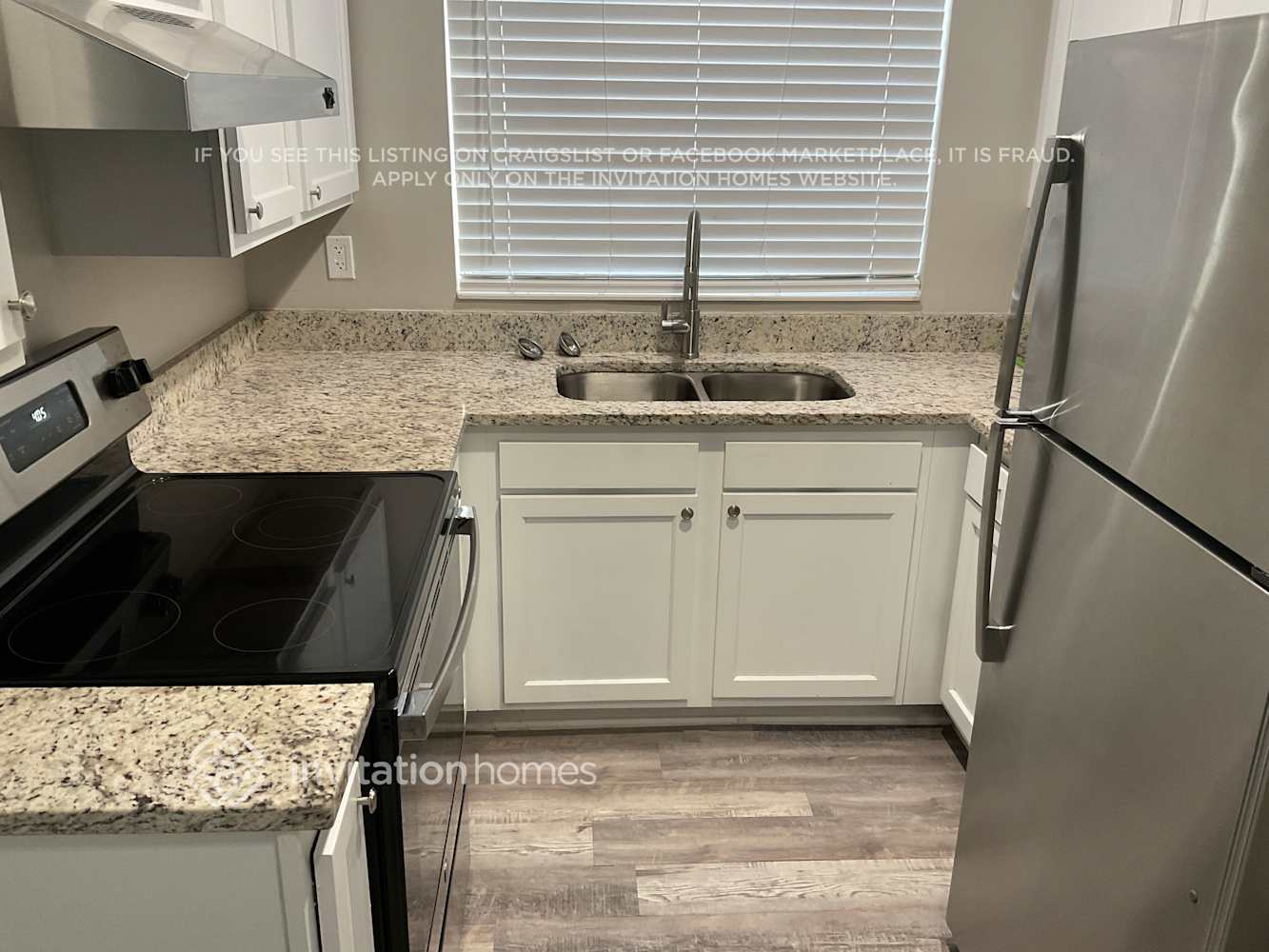 Building Photo - 450 Iris Rd