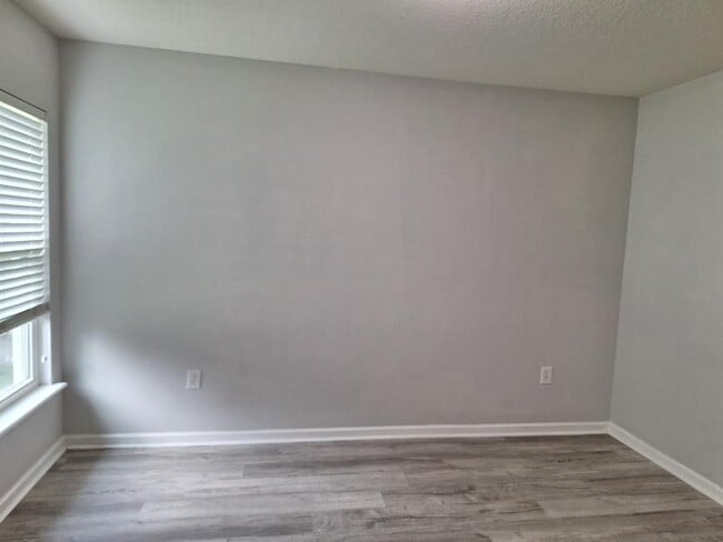 Building Photo - 3 bedroom in Jacksonville FL 32256
