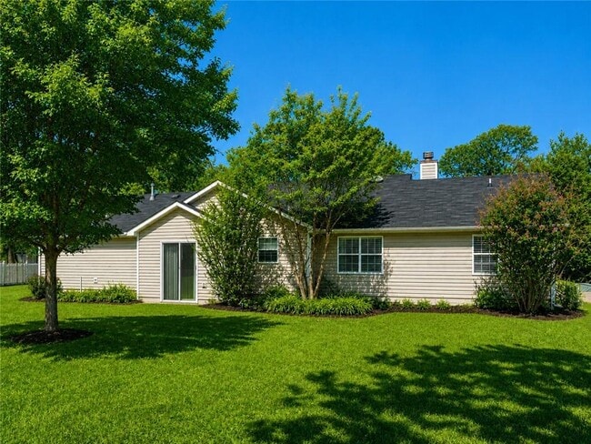 Building Photo - 108 Greenleaf Dr