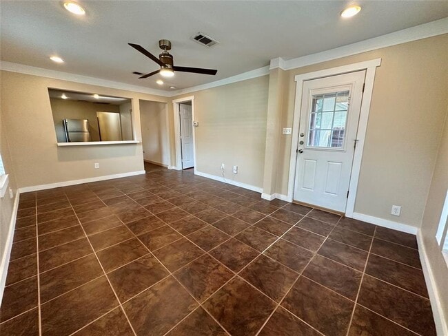 Building Photo - 2103 E 16th St