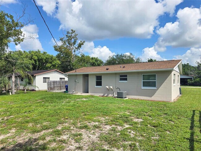 Building Photo - 185 E Lake Mary Ave