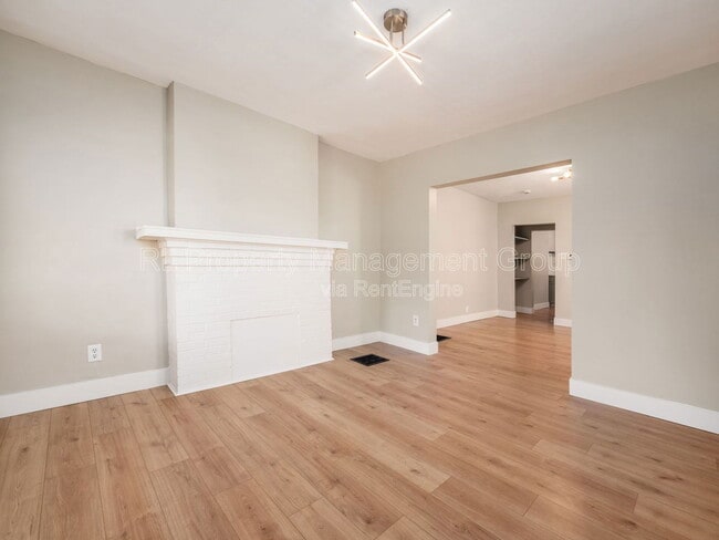 Building Photo - 439 Eldridge Ave
