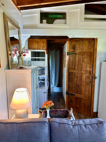 Building Photo - 224 E Deep Creek Rd