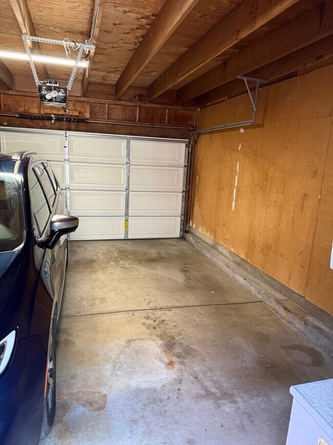 Building Photo - $3,150 / 2 BR - Updated Townhome in Prime Union City!
