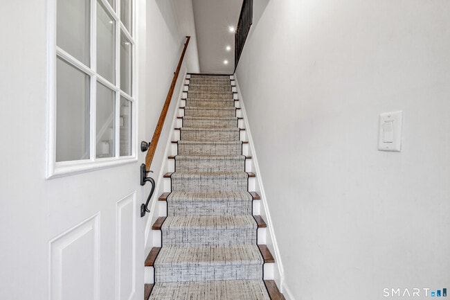 Building Photo - 245 Unquowa Rd