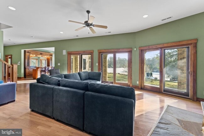 Building Photo - 3535 Meadow Rd