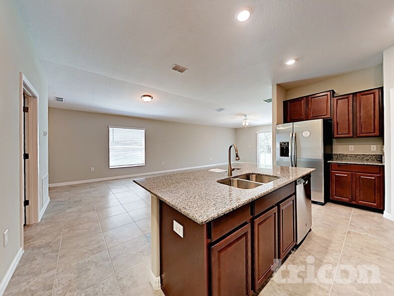 Building Photo - 1724 Broad Winged Hawk Dr