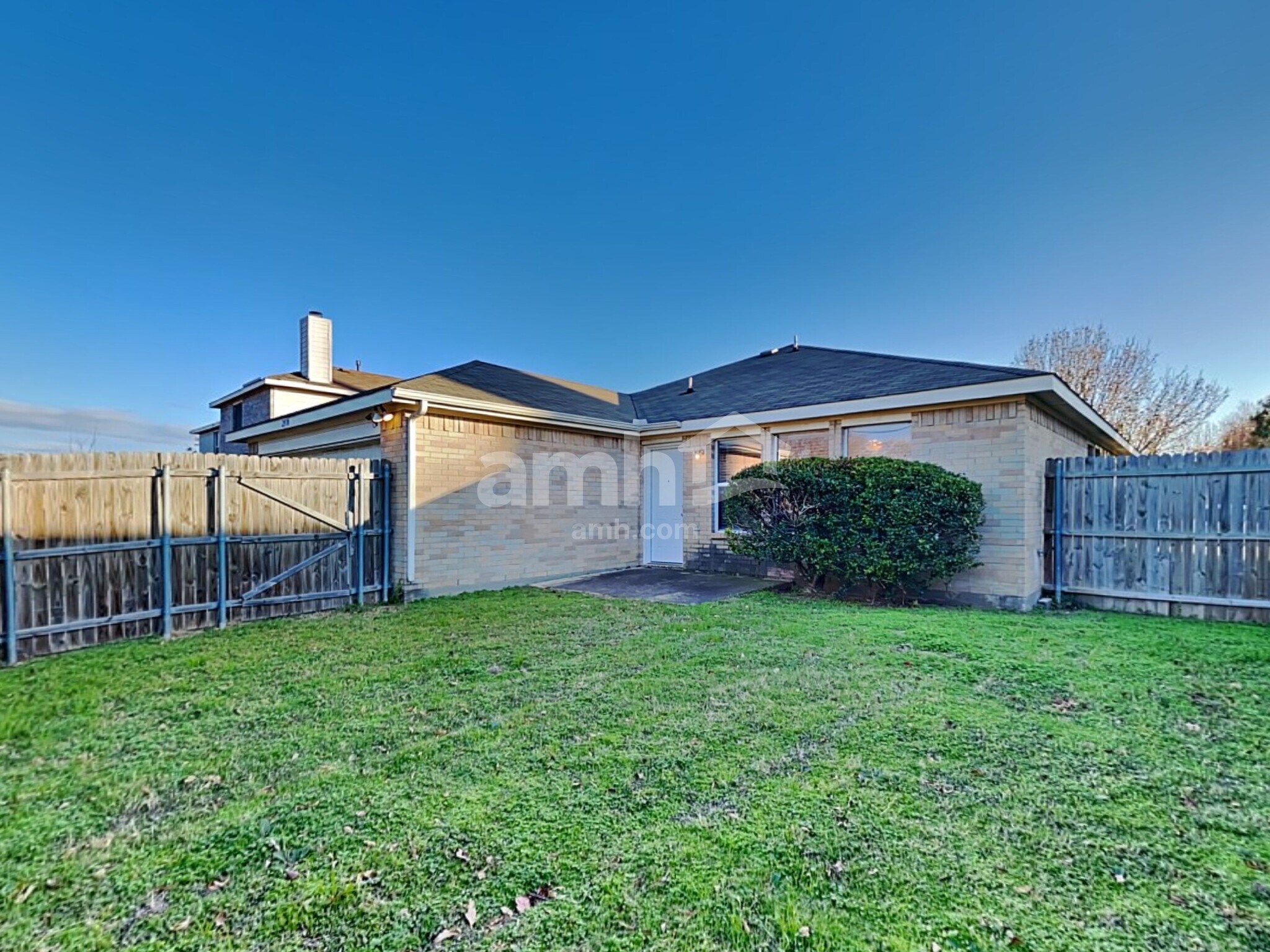 Building Photo - 2970 Marquis Ln