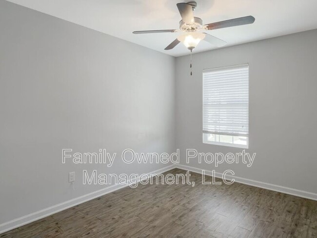Building Photo - 8968 E Cat Tail Pond Rd