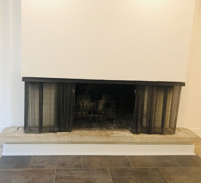 Building Photo - 2867 Charing Rd