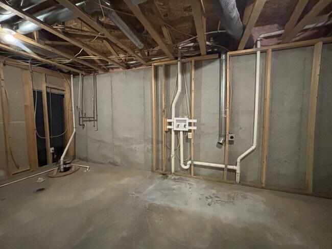 Building Photo - 2007 N Springbrook St