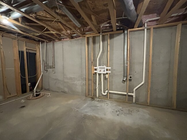 Building Photo - 2024 N Springbrook St