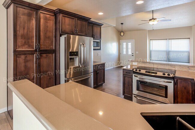 Building Photo - 6106-6106 W 8th St