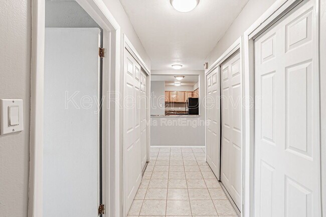 Building Photo - 1366 Garfield St