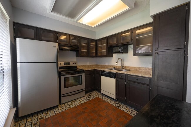 Building Photo - 2110 Rio Grande St