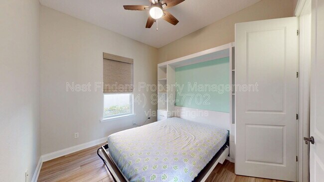 Building Photo - 628 Town Plaza Ave