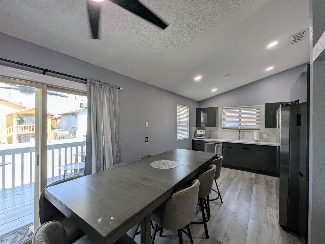 Building Photo - 8914 W Encanto Blvd