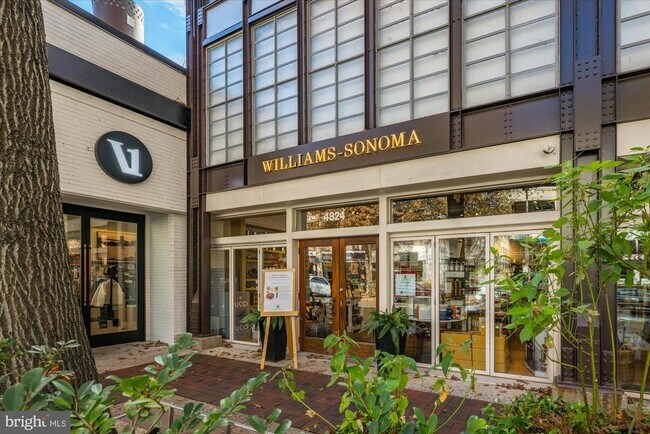 Building Photo - 4915 Hampden Ln