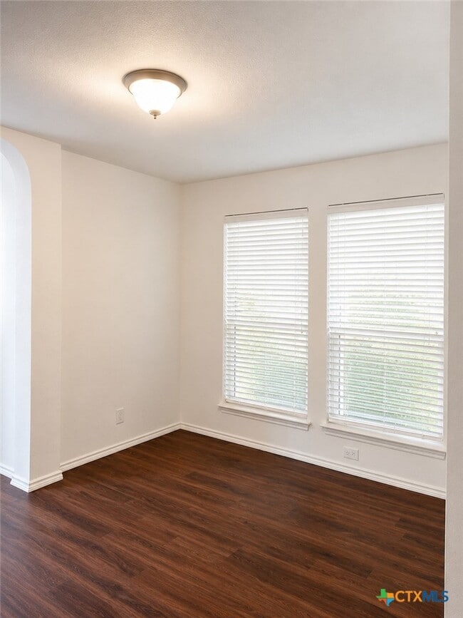 Building Photo - 215 San Saba