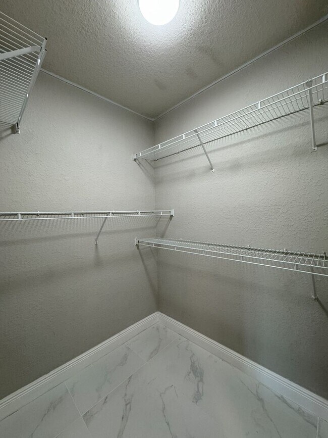 Building Photo - The Grande Downtown - REMODELED 1 Bedroom Available for rent NOW!