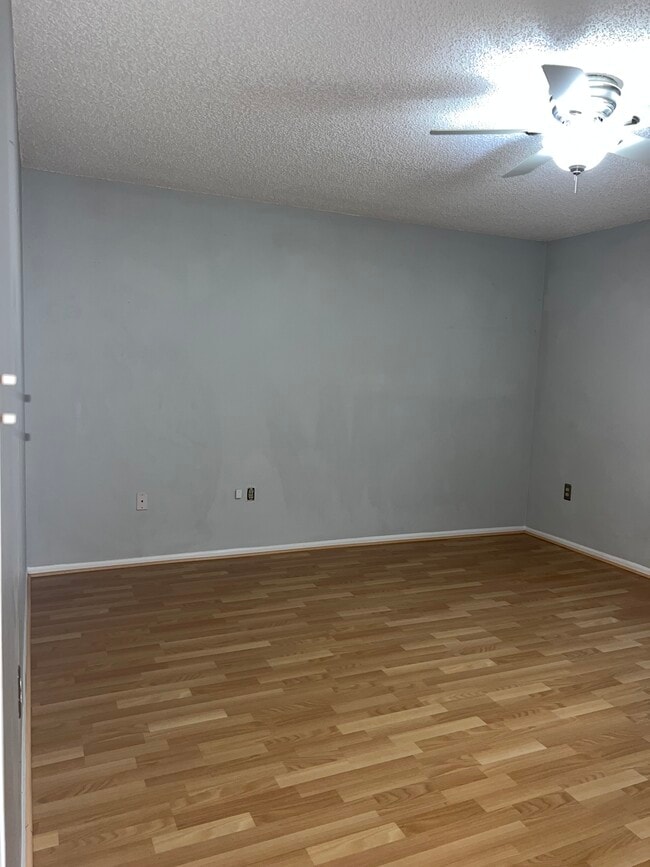 Building Photo - 7754 New Providence Dr