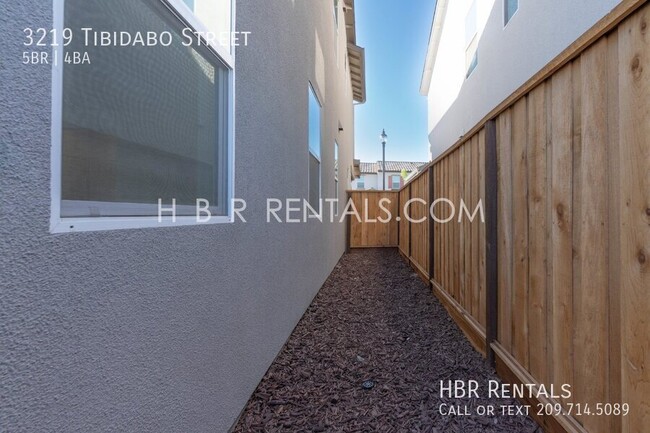 Building Photo - BRAND NEW CONSTRUCTION: Spacious 5-Bed San...