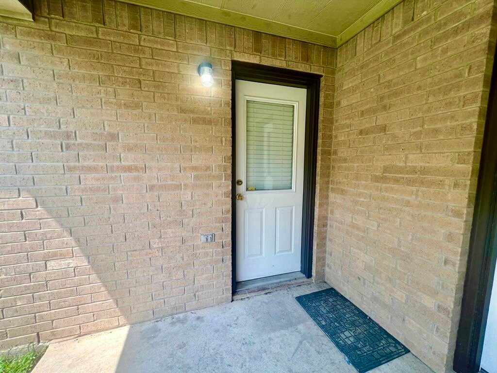 Building Photo - 3407 Barcelona Dr