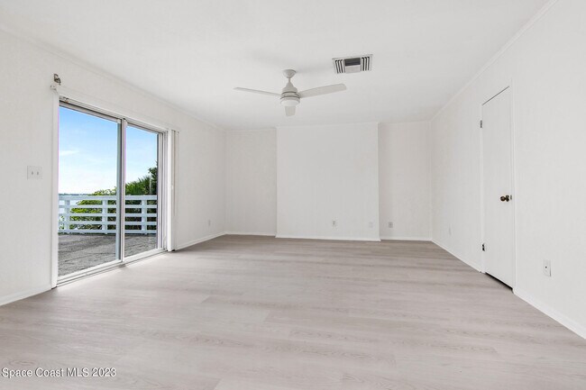 Building Photo - 7810 S Tropical Trail