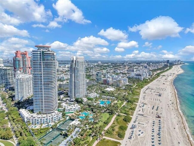 Building Photo - 100 South Pointe Dr