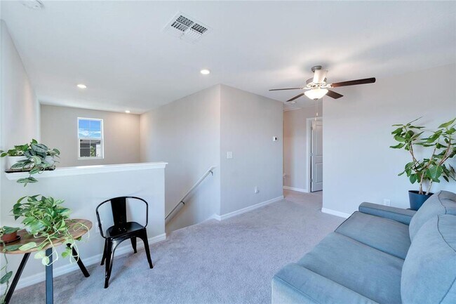 Building Photo - 403 Royal Empress Dr