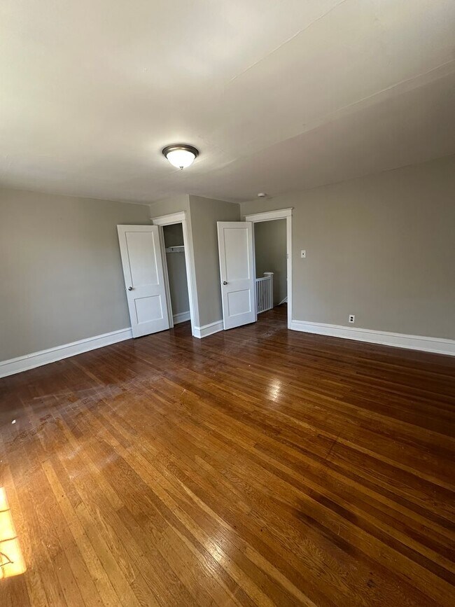 Building Photo - 3 Bed/2 Bath Available in Upper Darby