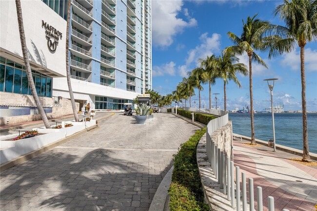Building Photo - 325 S Biscayne Blvd