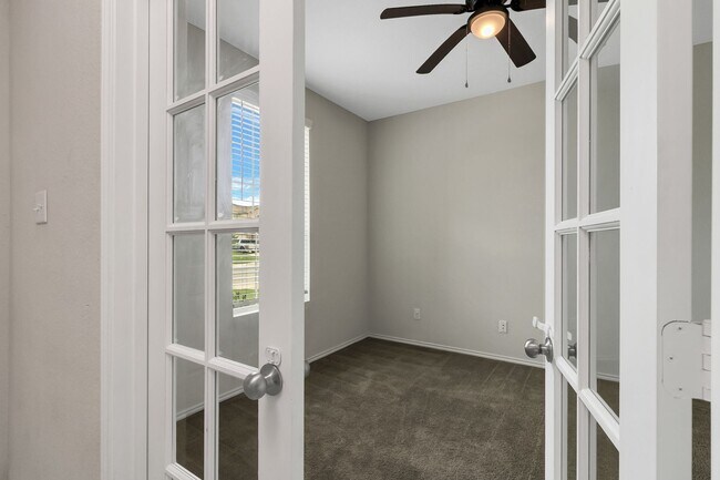 Building Photo - 5216 Cressler Ln