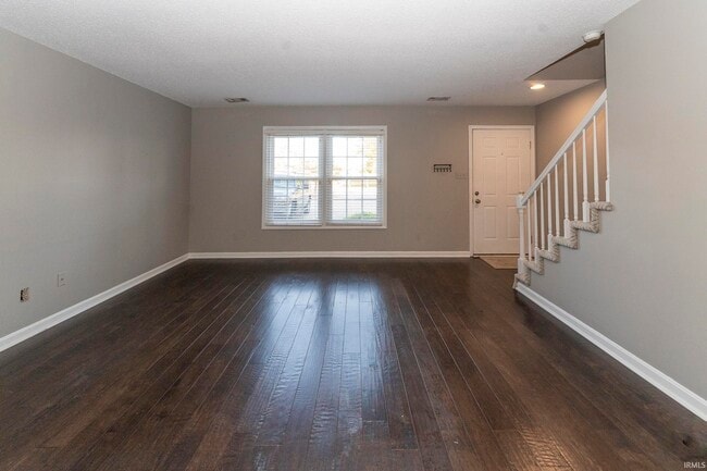 Building Photo - 107 Olde Newburgh Dr