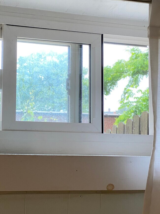 Building Photo - 2318 Eldridge St