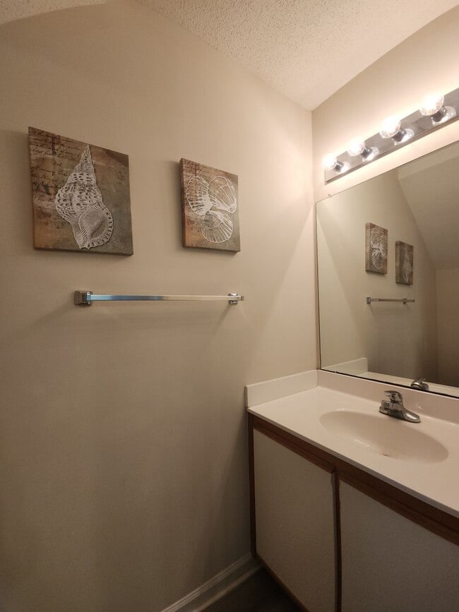 Building Photo - Welcome to our charming townhouse in Pelle...