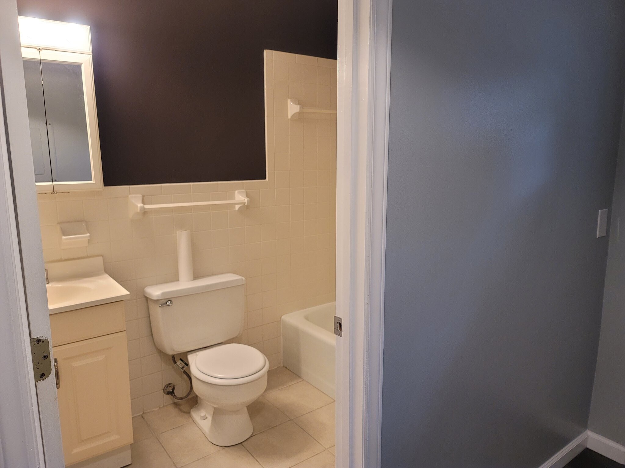 Building Photo - 248 Leach Cir