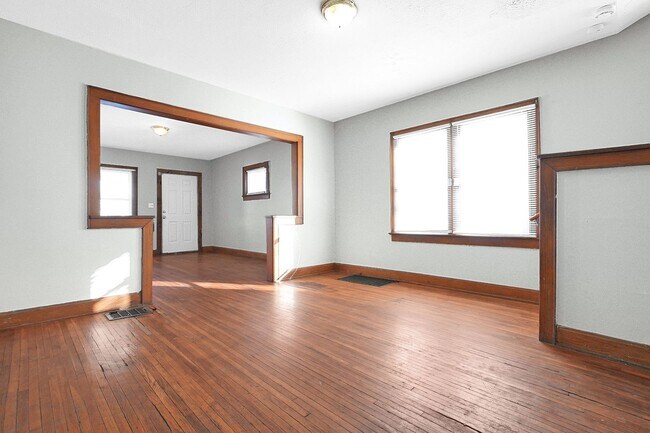 Building Photo - 1521-1523 Republic Ave