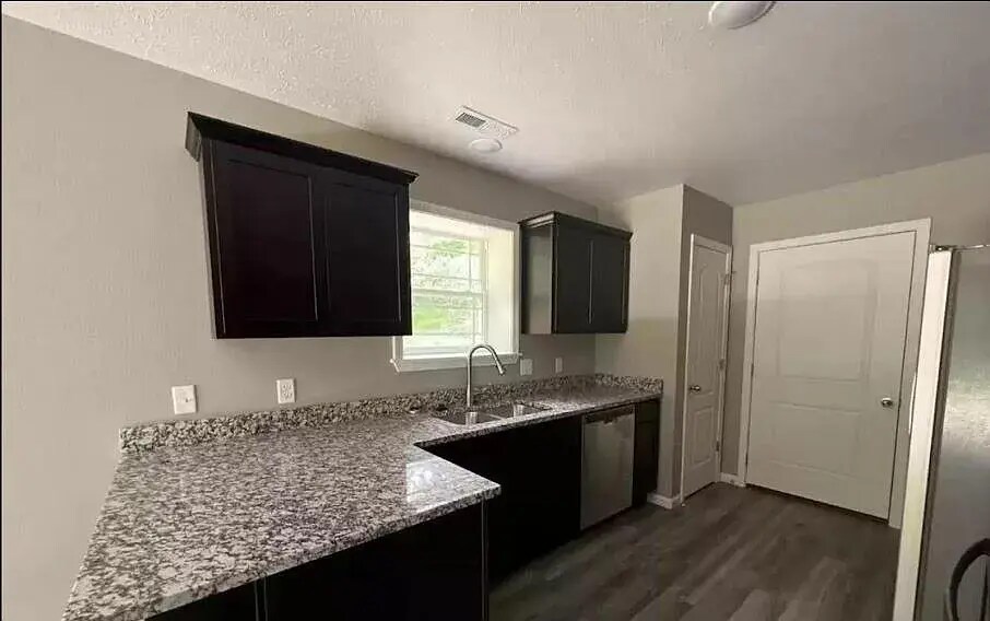 Building Photo - 298 Walkington Ln