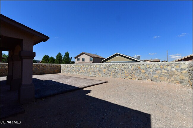 Building Photo - 3257 Sunset Point Dr