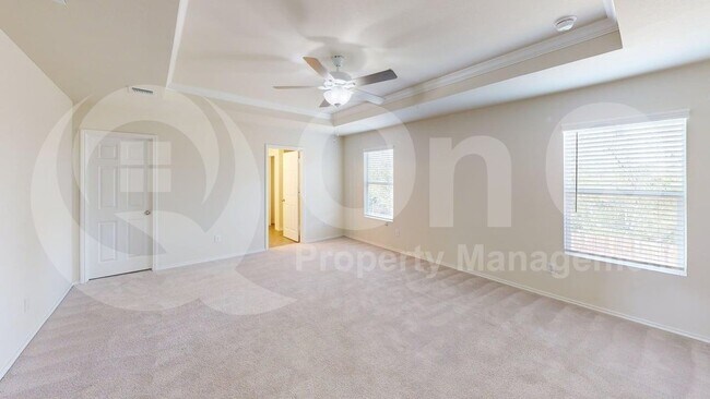 Building Photo - 426 Lake Erie Dr