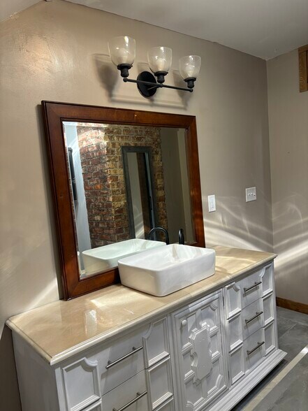 Building Photo - 920 Lafayette Ave