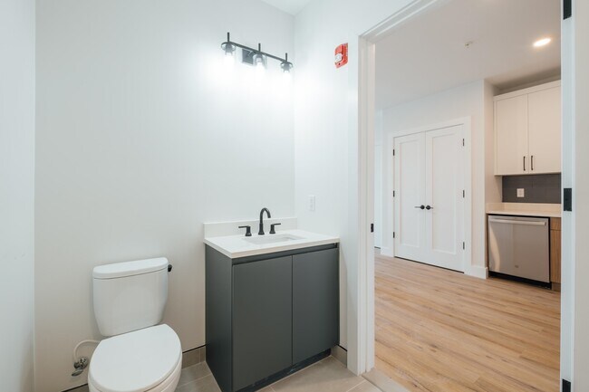 Building Photo - 67 Summer Ave