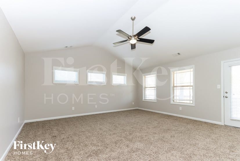 Building Photo - 115 Macalester Dr