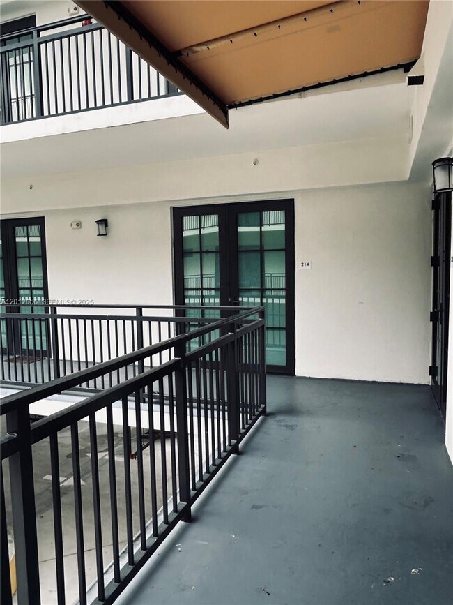 Building Photo - 4100 SW 64th Ave