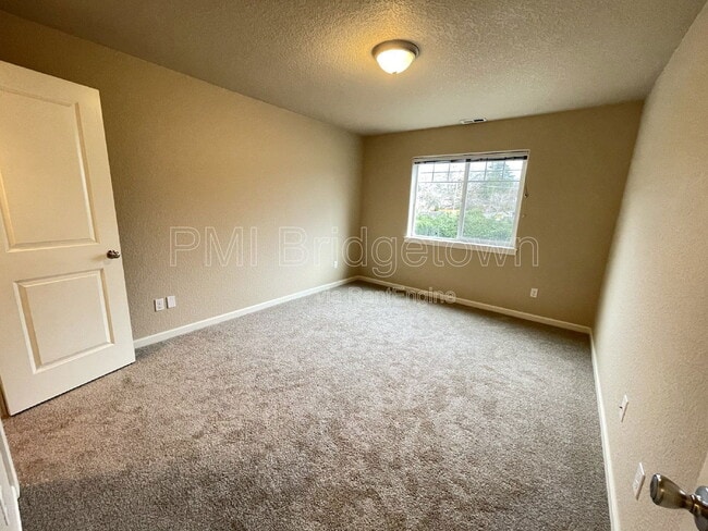 Building Photo - 14815 SE Rupert Dr