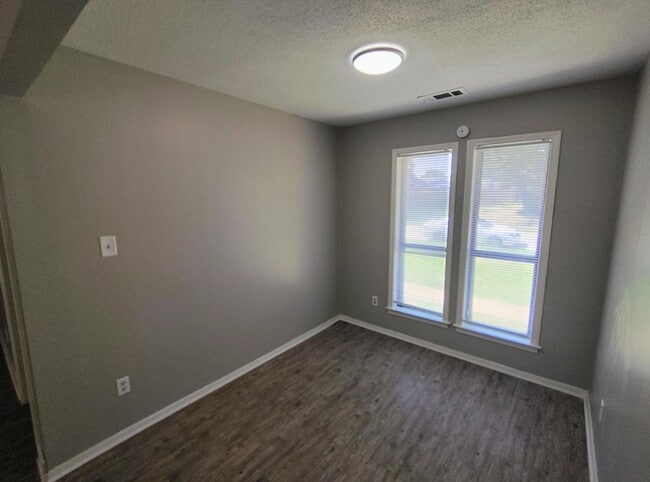 Building Photo - 6019 Whisper Valley Dr