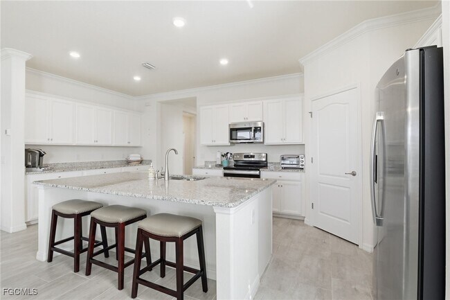 Building Photo - 12020 Arbor Trace Dr